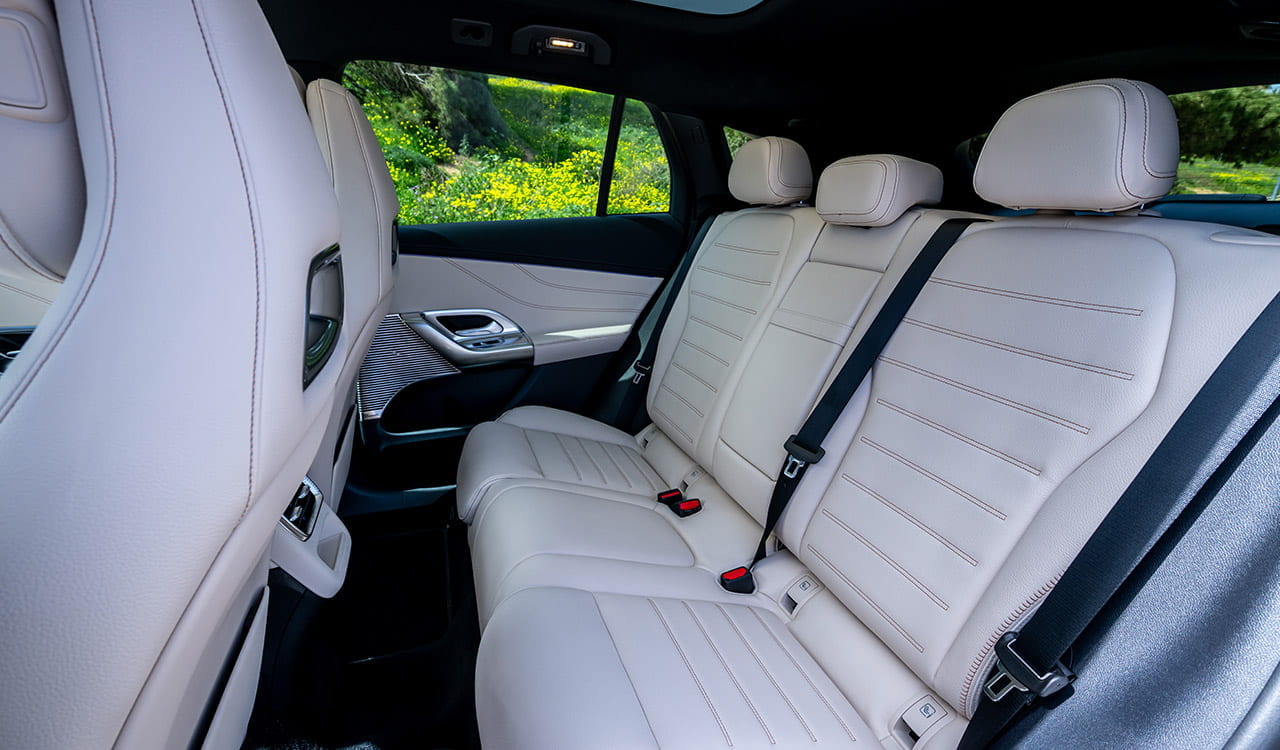 weißes Fond des Mercedes-Benz GLC