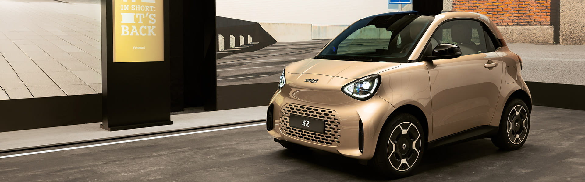 Der neue smart #2 in gold in der 3/4 Frontansicht