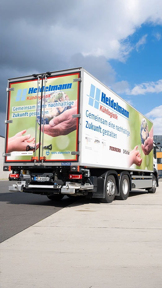 Mercedes-Benz eActros 400 der Firma Heidelmann 3/4 Heckansicht