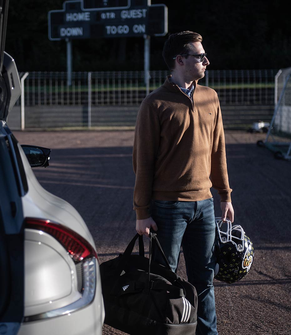 Ferdinand Stark mit Football Ausrüstung