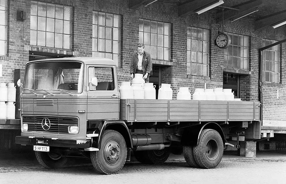 historischer Mercedes-Benz Milch Lkw historischer Mercedes-Benz Milch Lkw