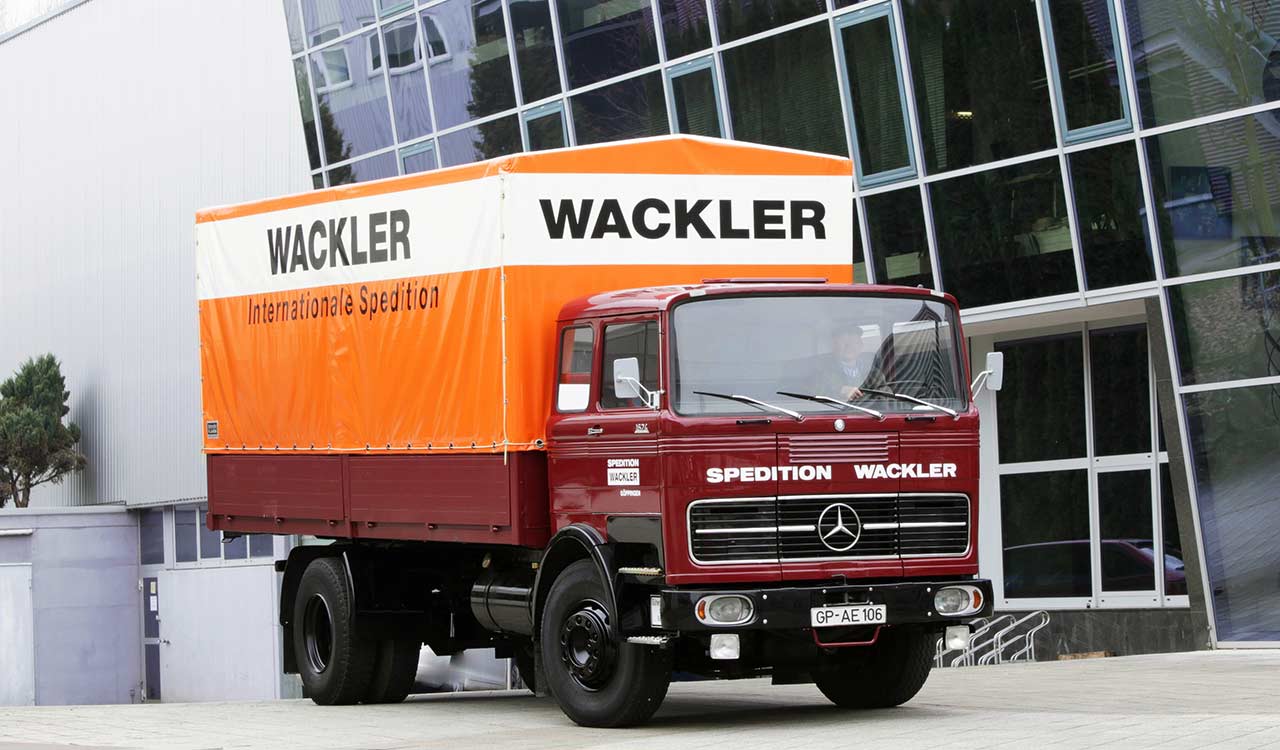 historischer Mercedes-Benz Lkw