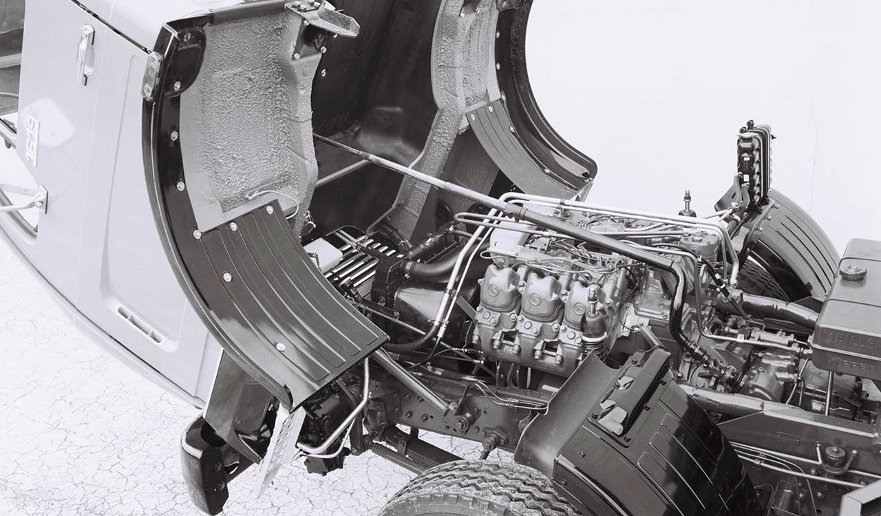 historischer Mercedes-Benz Lkw