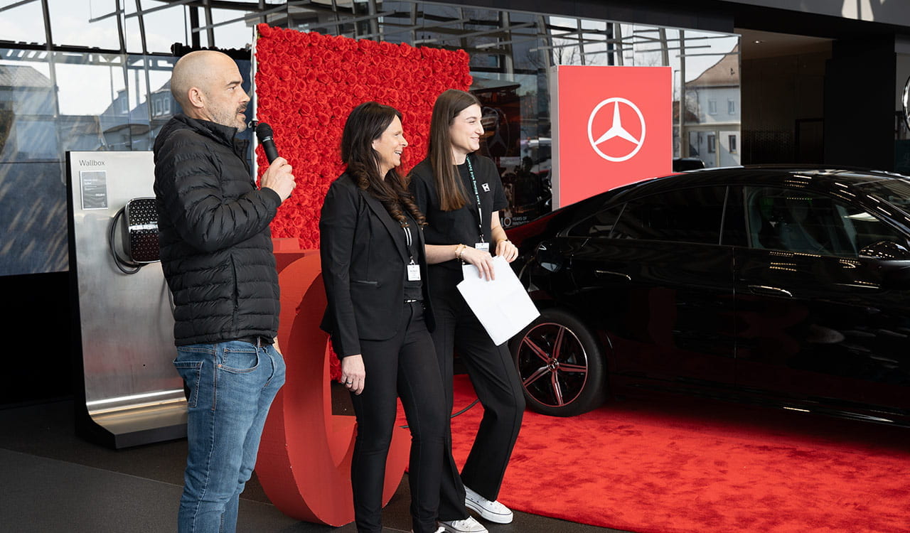 Kunzmann Ausbildungsleitung hält Begrüßungsrede beim Kunzmann KickStart