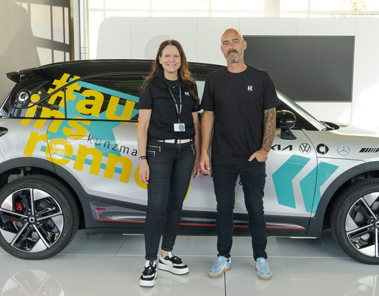 Petra Bechtel und Dominik Dedio vom Ausbildungssmart