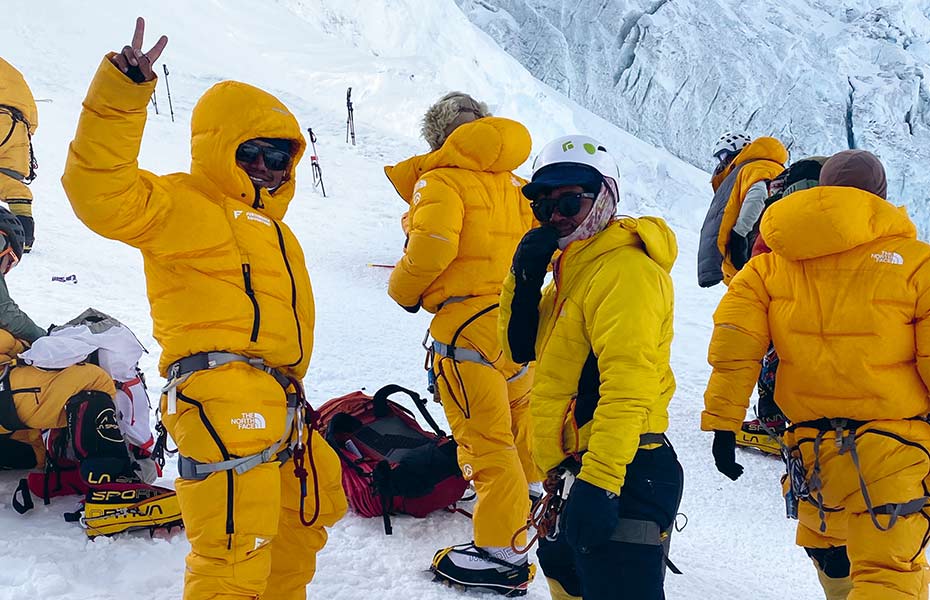 Team rund um Klaus Ullrich auf dem Weg zum Mount Everest