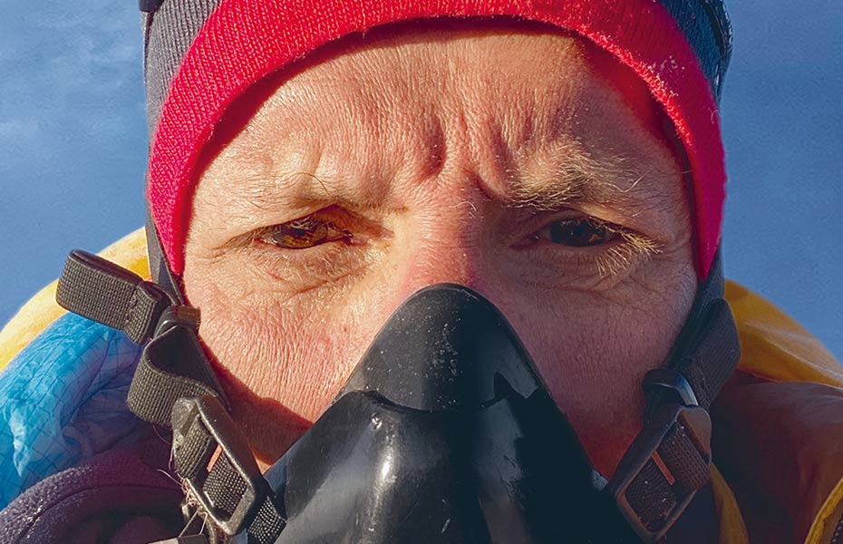 Klaus Ullrich mit Sauerstoffmaske