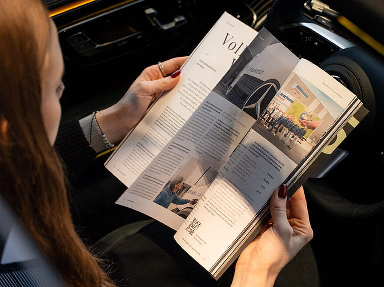 Kunzmann Sternstunden beim Durchblättern im Fahrzeuginnenraum