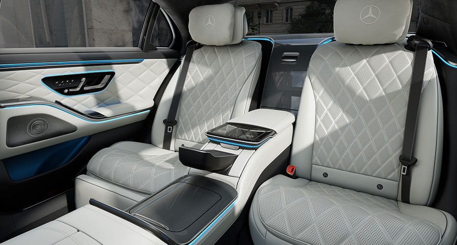 weiß schwarze Rücksitzbank der Mercedes-Benz S-Klasse V223